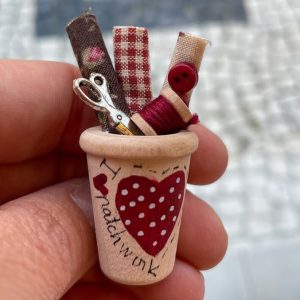 Pregadeiras Sew Much Love – Dedal Bege Pintas